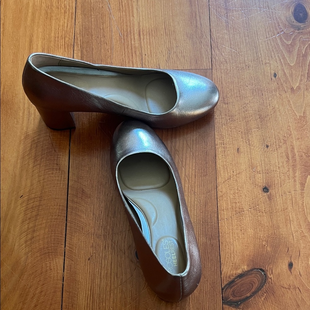 AEROSOLES Metallic Brown Heels